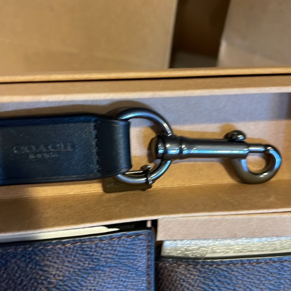 COACH Wallet Gift Set. BROWN NWT. Gift with Box,, & Seal. - Picture 3 of 10